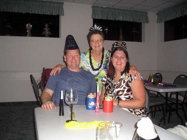 New Years Eve at Gulf to Bay <br> Photos by Ivamae Janes - Slide 17