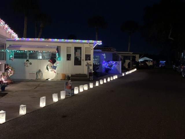 Christmas Eve 2020<br>Photos by Dan McLean - Slide 5