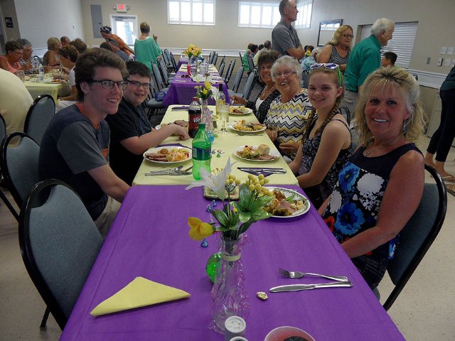 Easter Dinner - 2015 - Slide 12