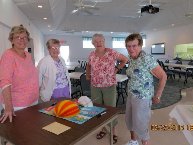 Coffee and Doughnuts with Muriel Lyon <br>
Photos by Nora Szabo - Slide 11