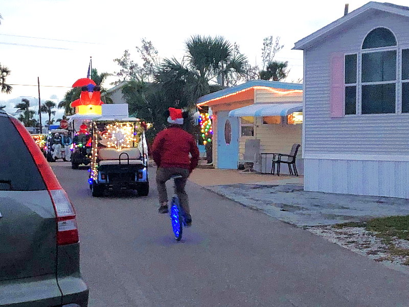 Christmas eve at Gulf to Bay 2022 - Slide 12